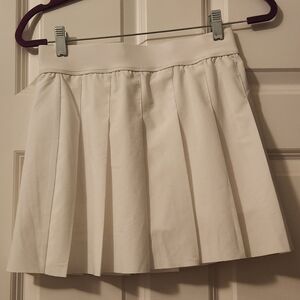 Fabletics Pleated White Skirt Skort Size SMALL Athletic
